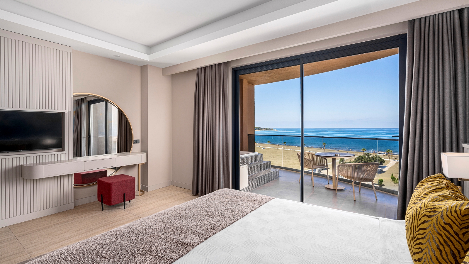 KING SUITE ODA JAKUZILI