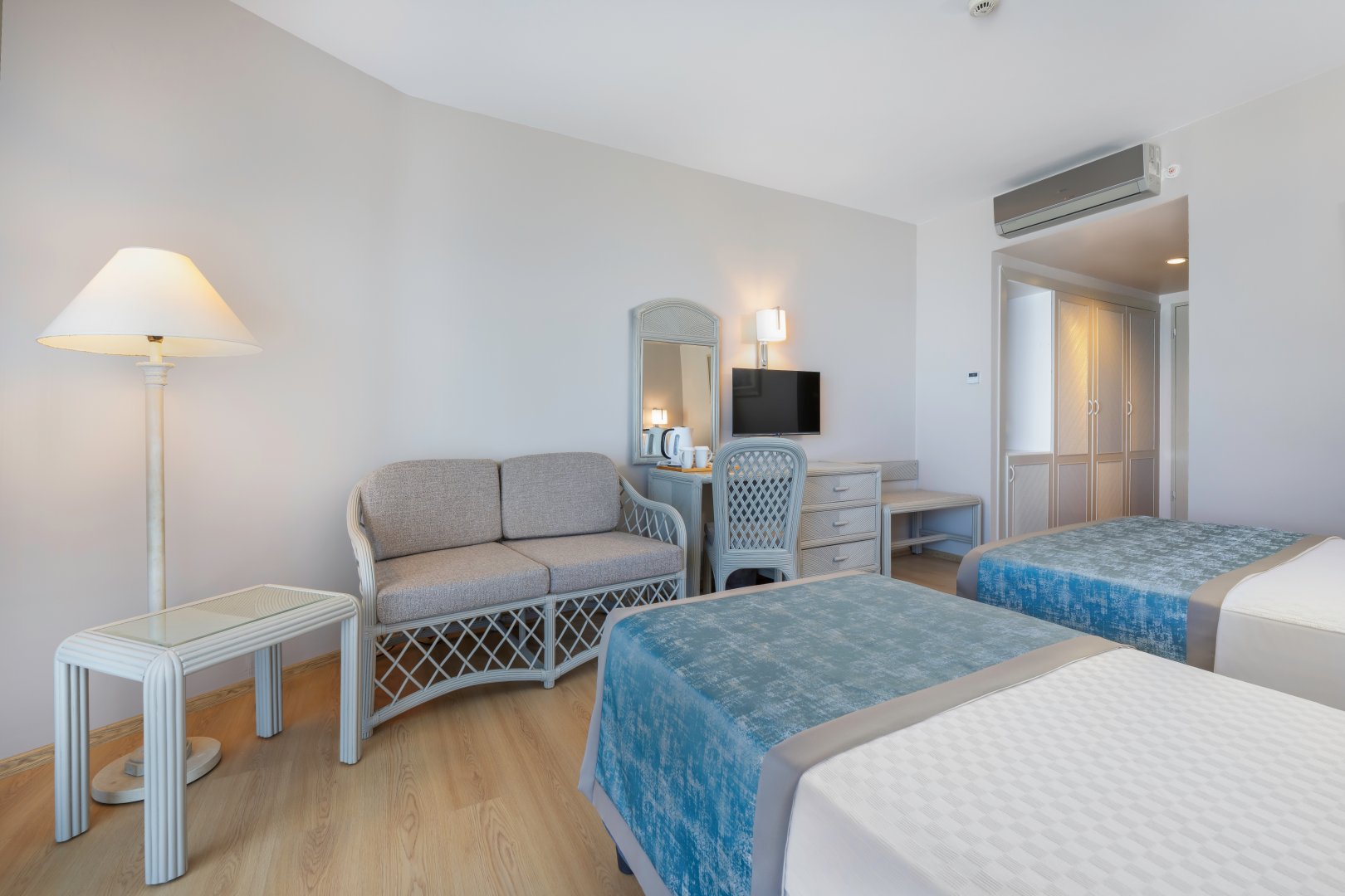 STANDARD ROOM LAND VIEW WITHOUT BALCONY