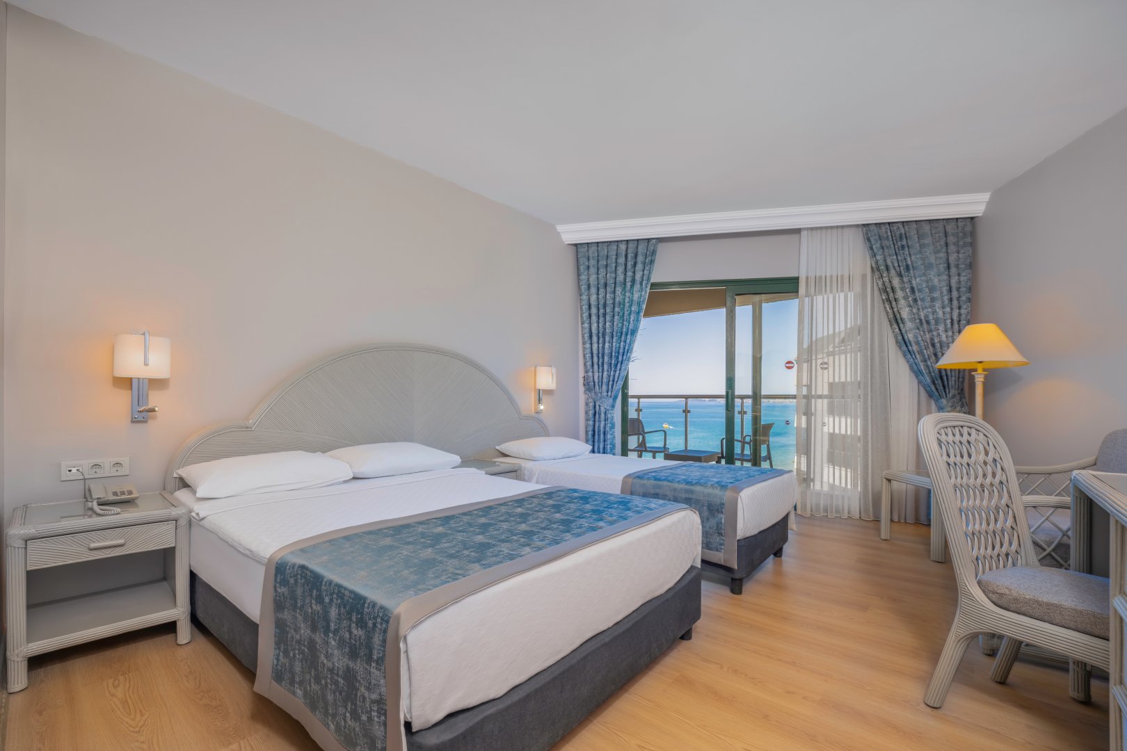 STANDARD ROOM SIDE SEA VIEW