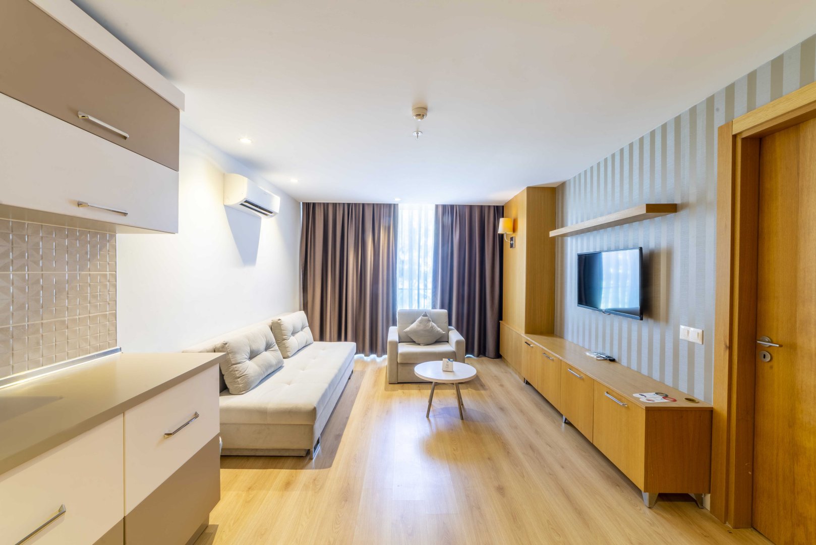 Aska River Suite Anex Building Family Room