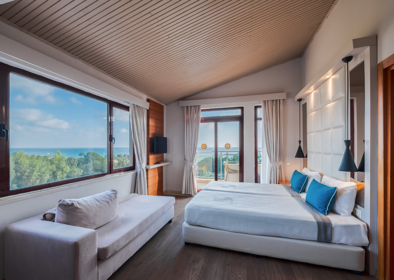 FAMILY ROOM SEA VIEW