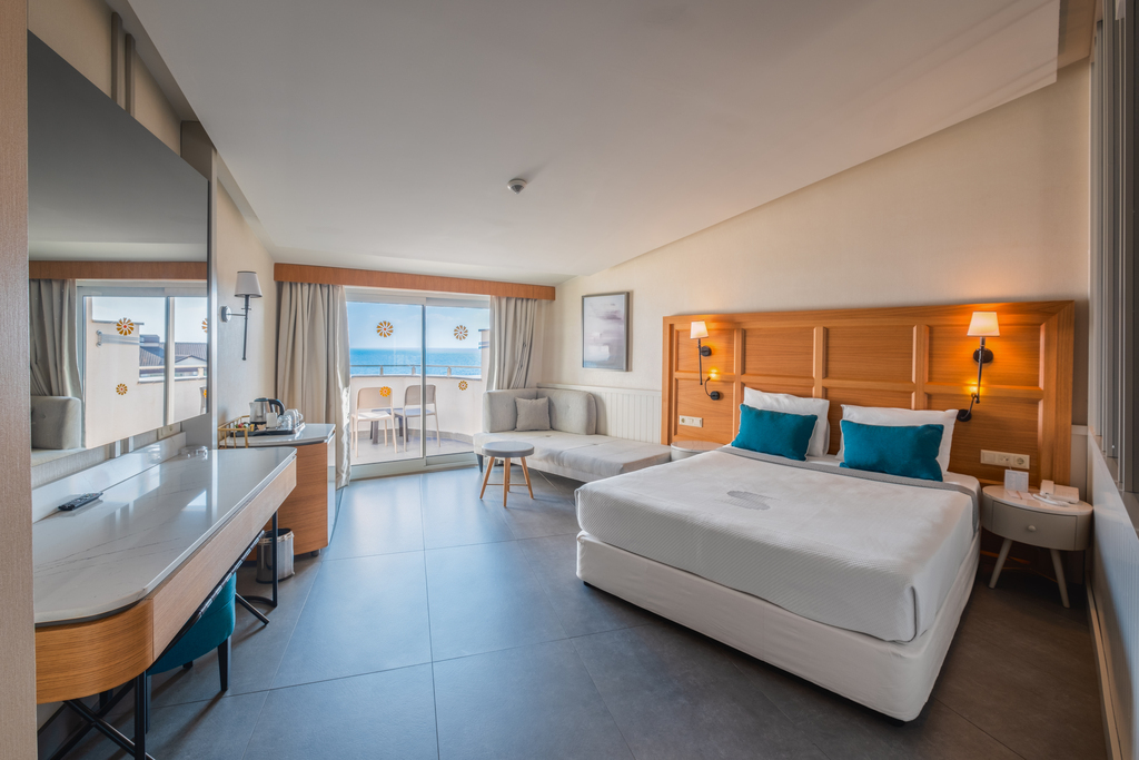 SUPERIOR ROOM SIDE SEA VIEW