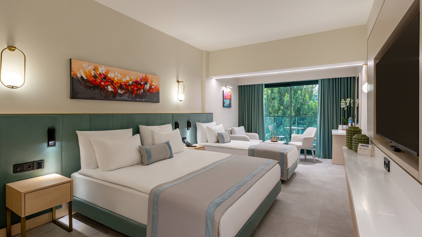 DELUXE SUPERIOR ROOM WITH BALCONY 