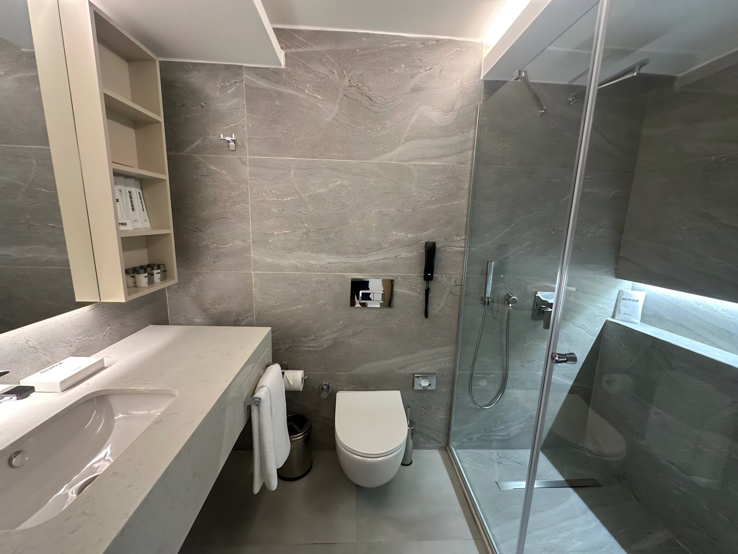 DELUXE ROOM WITH BALCONY 