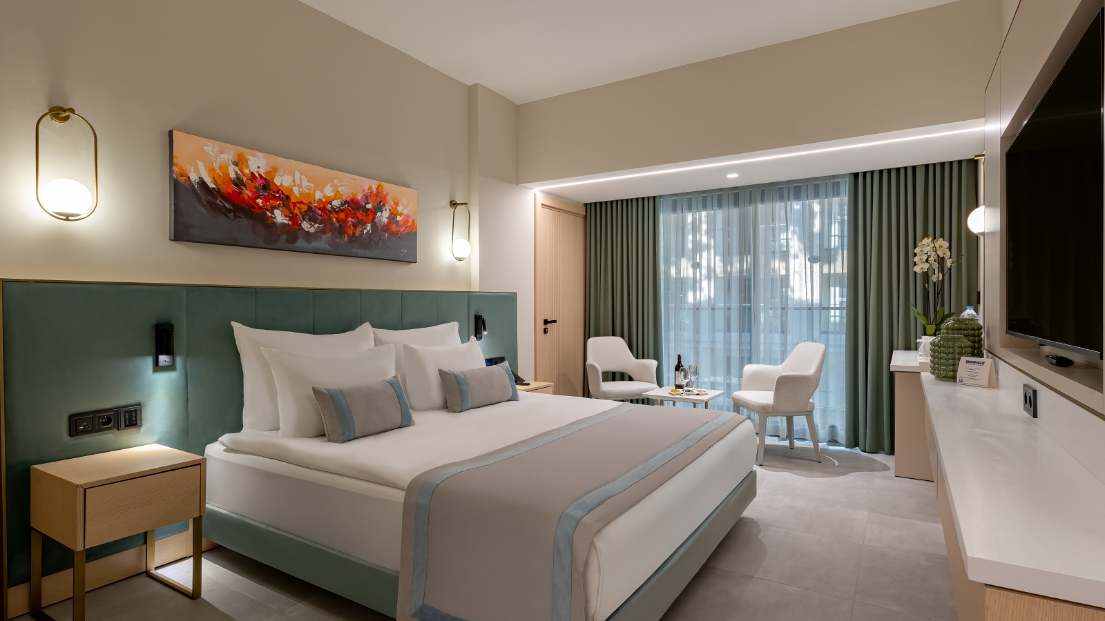 DELUXE CONNECTION FAMILY ROOM 