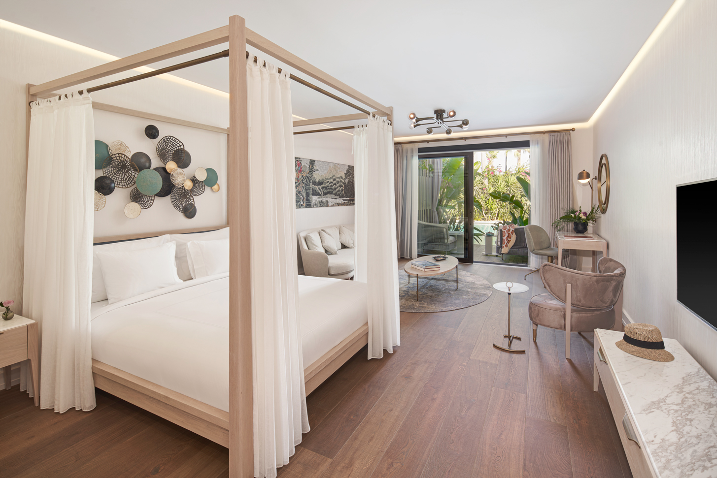 LAGUNA PRIVATE SUITE SWIM UP 