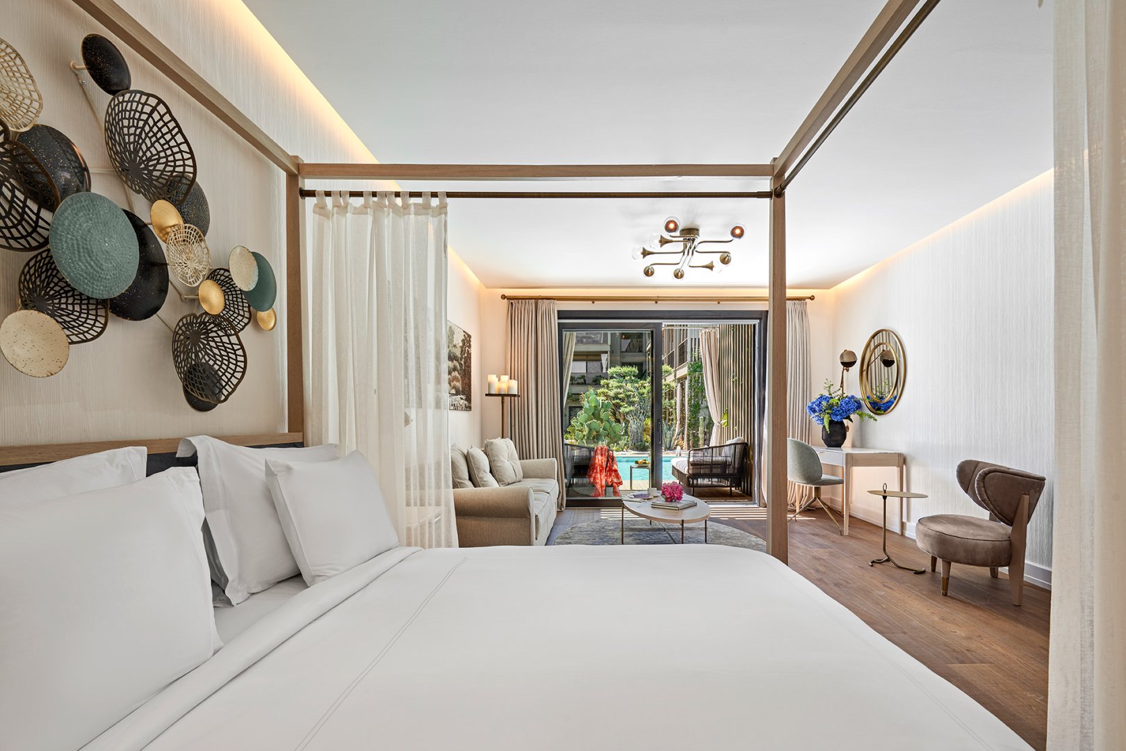 LAGUNA SUITE SWIM UP -ADULT ONLY