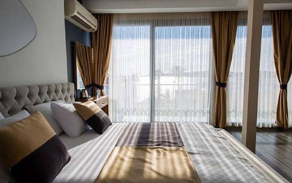 STANDART DENİZ MANZARALI ODA