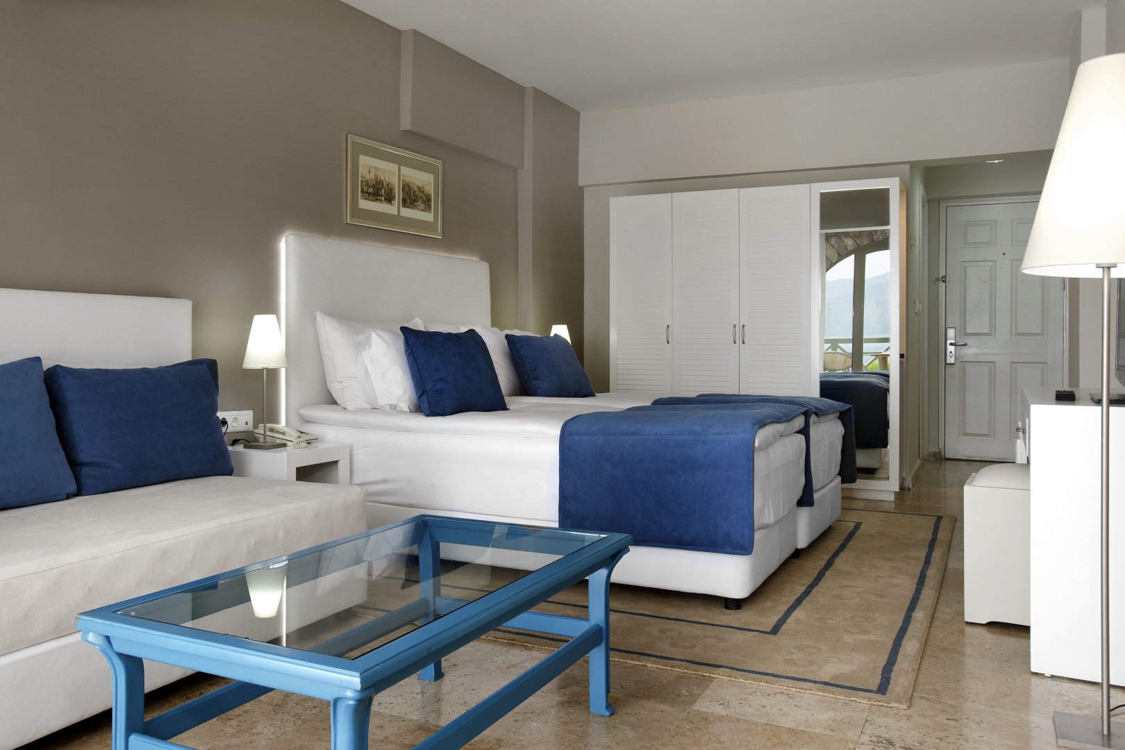  STANDARD SIDE SEA VIEW WITH BALCONY