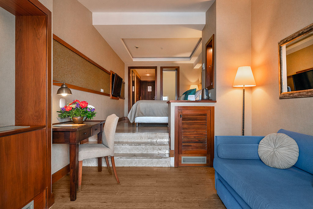 PREMIUM DELUXE ROOM