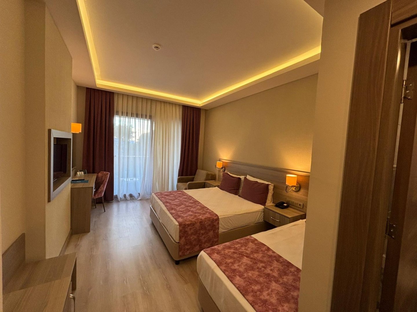 FAMILY ROOM WITH 2 BEDROOMS TYPE C