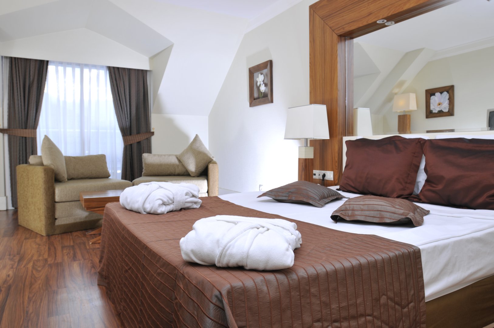 STANDARD POOL VIEW ROOM