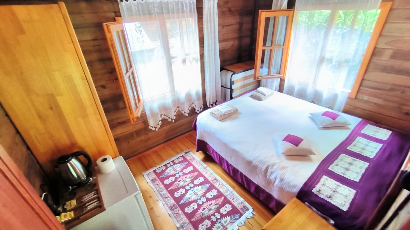 Şehir Manzaralı İki Odalı Bungalov