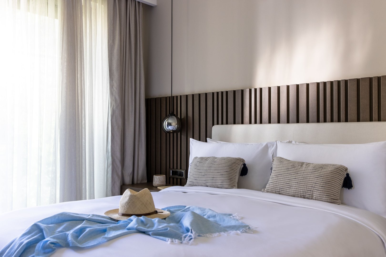 2 BEDROOM SEA VIEW SUITE