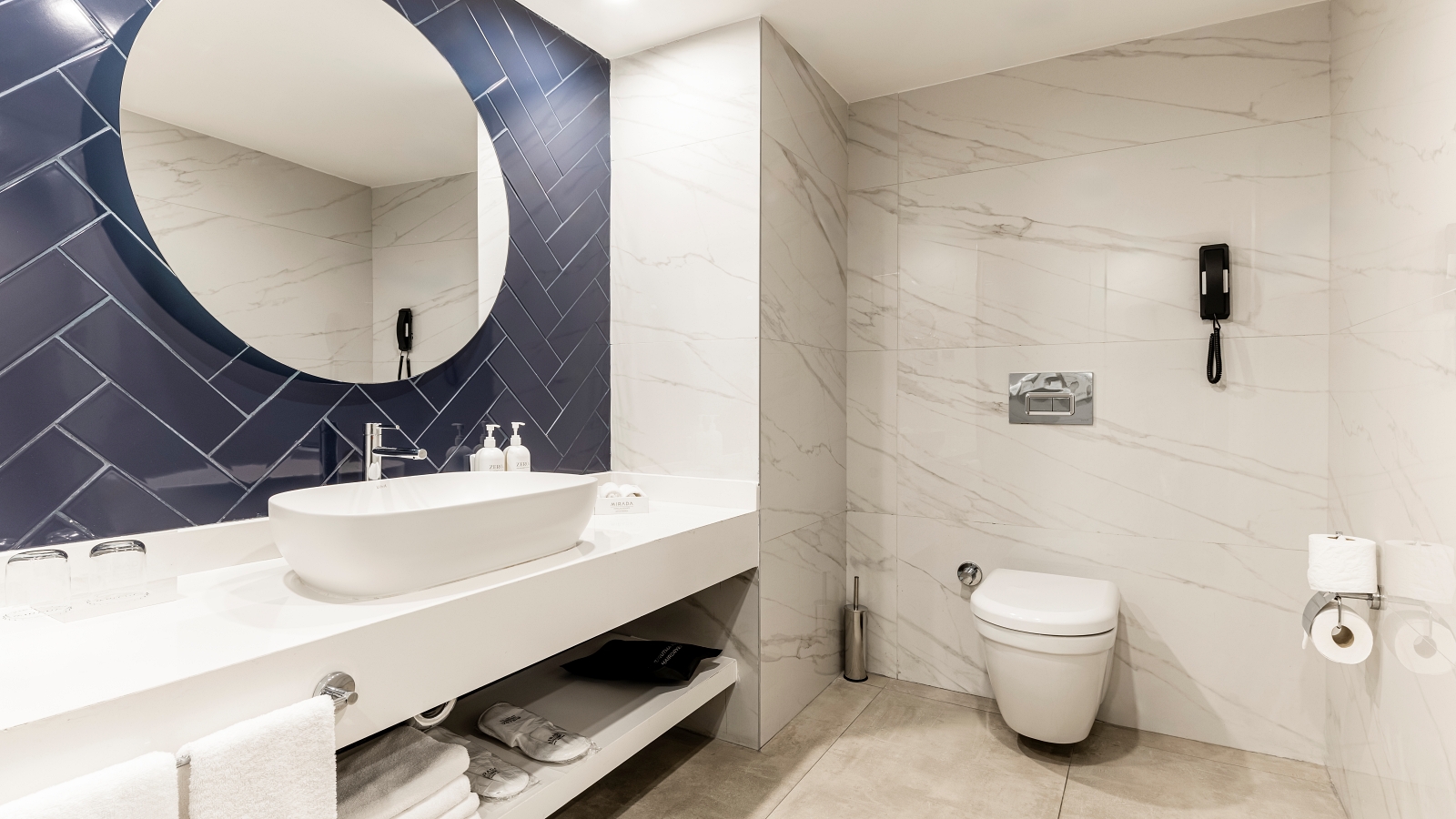 FAMILY ROOM SEA VIEW