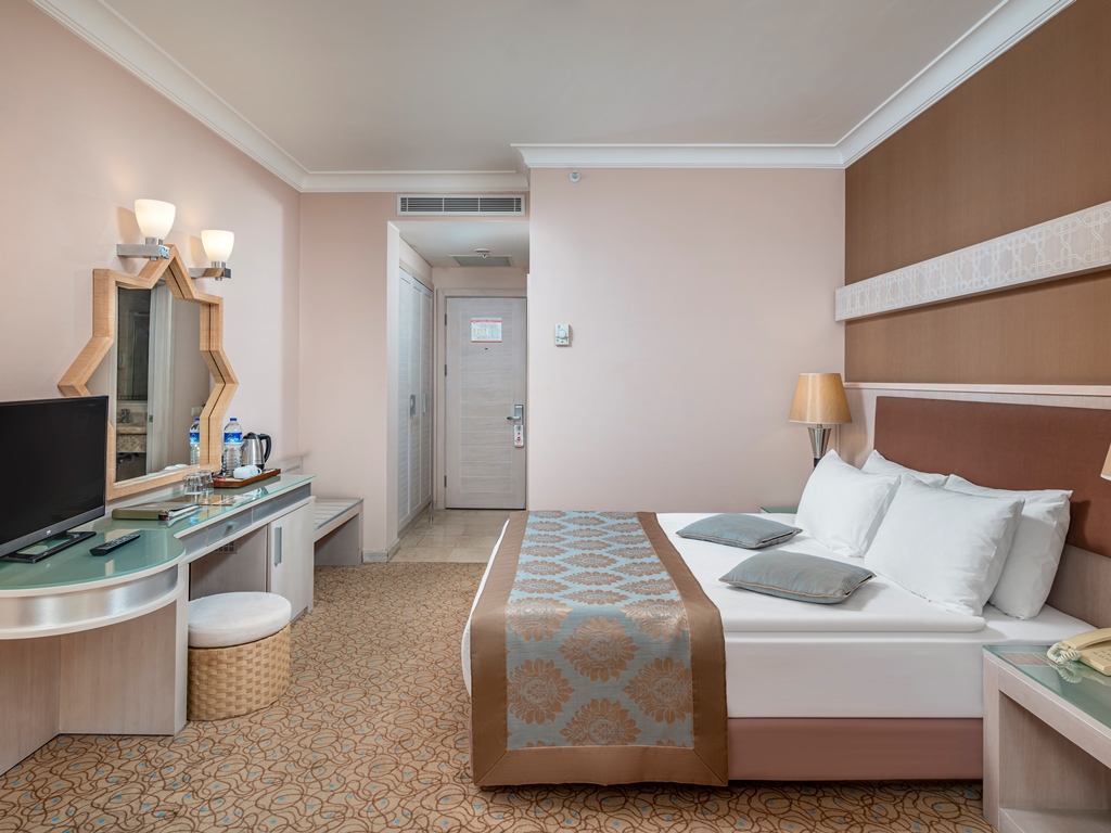 STANDARD ROOM LAND VIEW