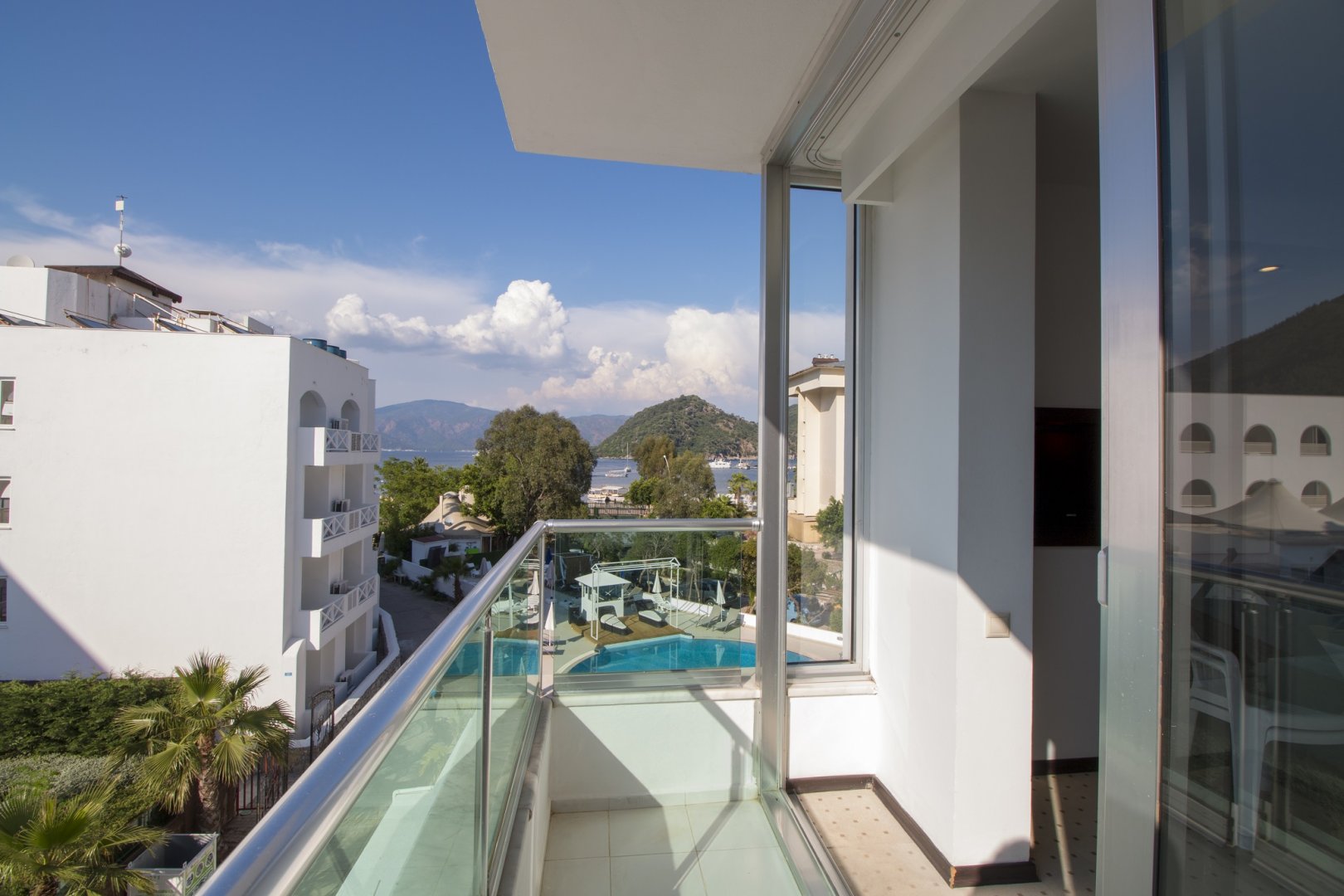 STANDARD ROOM SIDE SEA VIEW