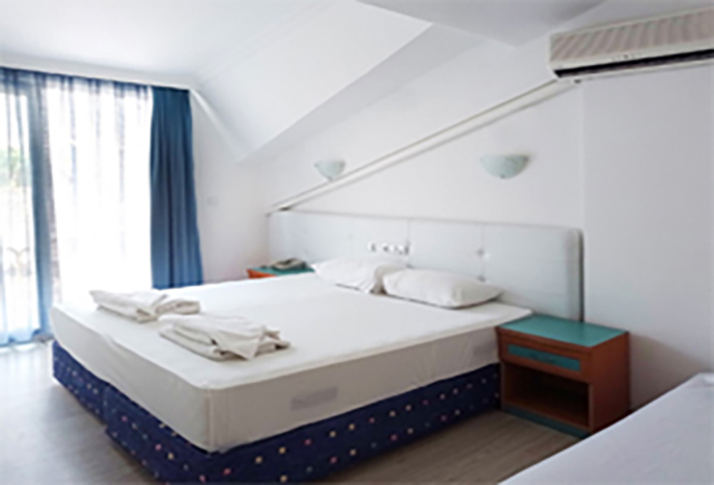 FAMILY ROOM TWO BEDROOMS