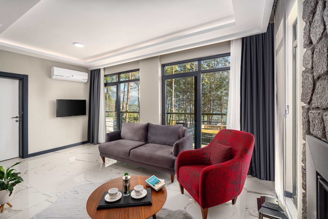 SUITE ROOM WITH GARDEN 