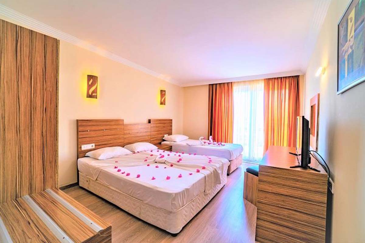 STANDARD ROOM LAND VIEW