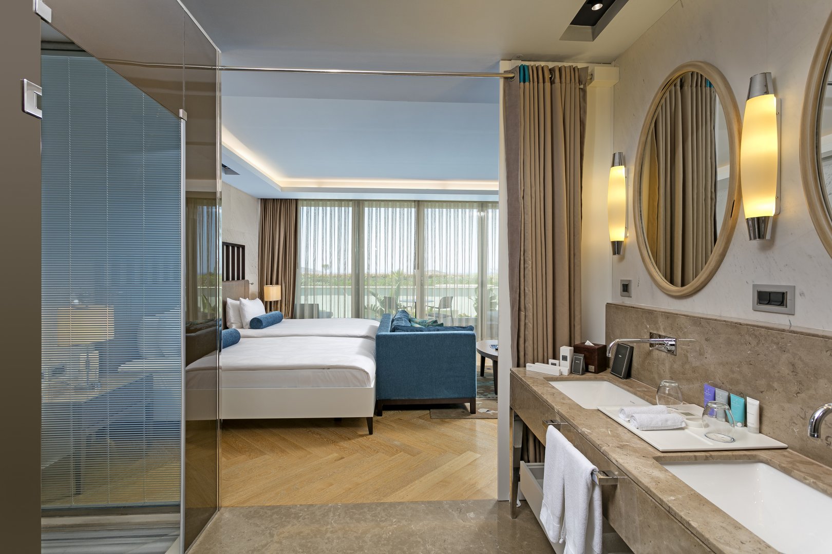 Deluxe Partial Sea View