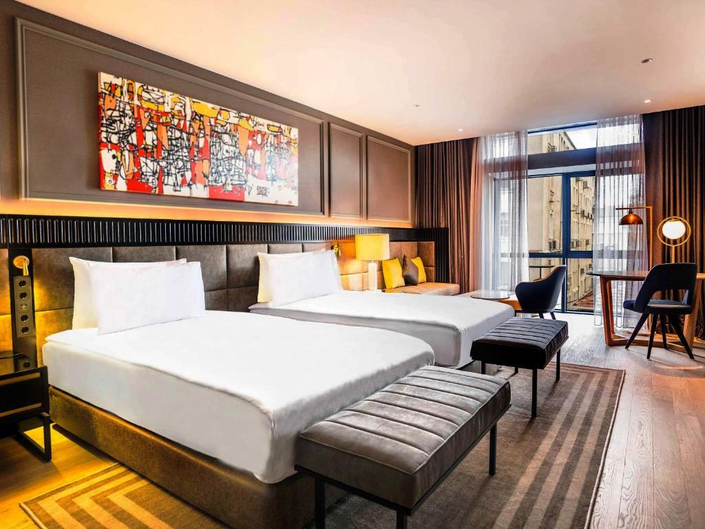 SUPERIOR ROOM CITY VIEW