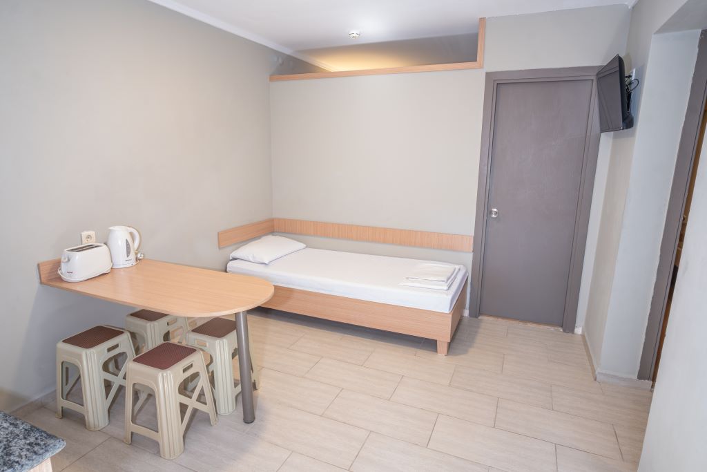 FAMILY ROOM 2 BEDROOMS 