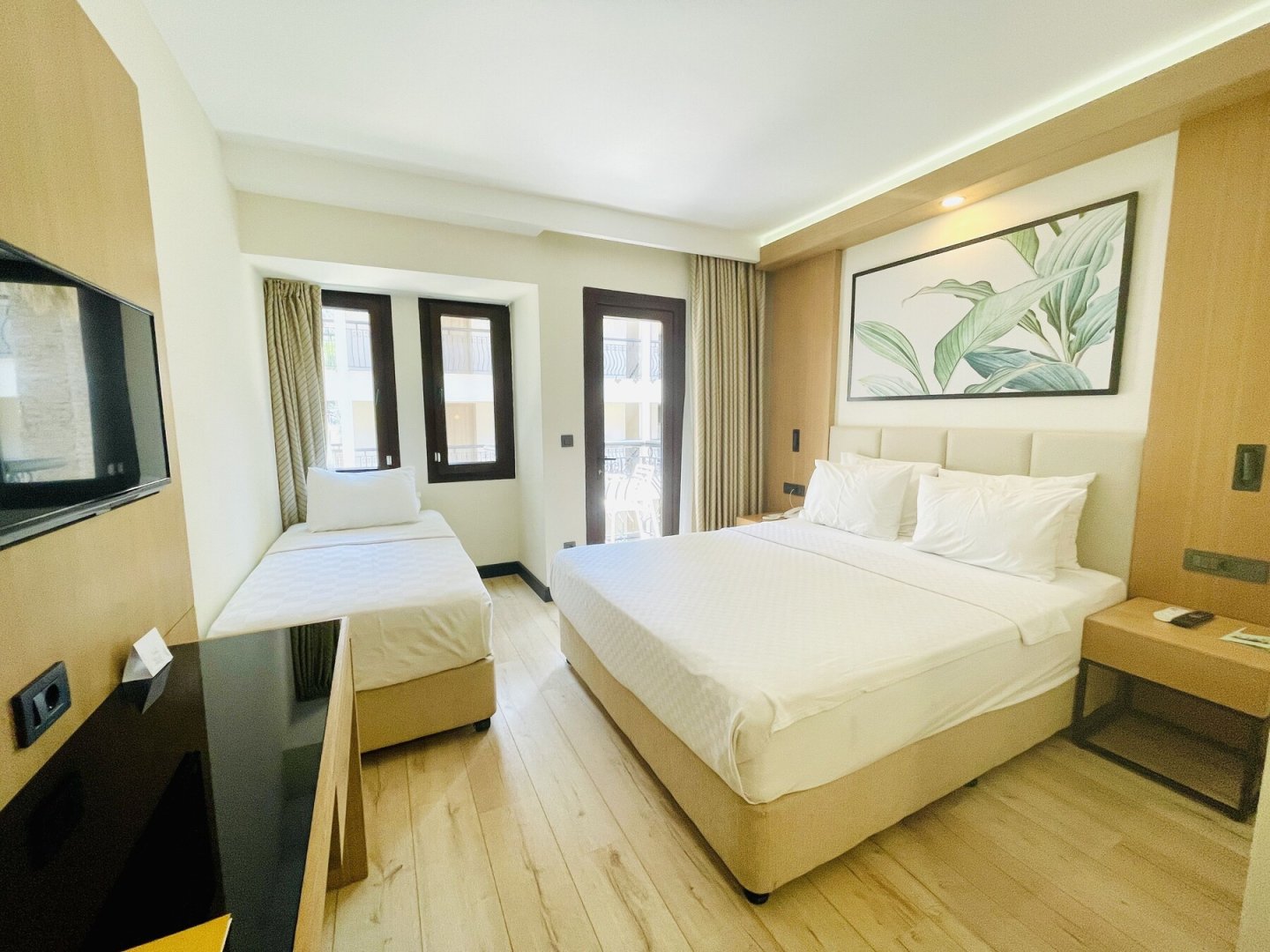 SUPERIOR TRIPLE ROOM