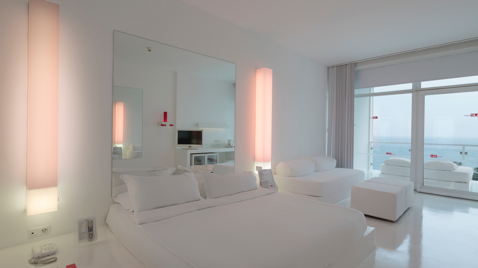 DELUXE DENİZ MANZARALI ODA