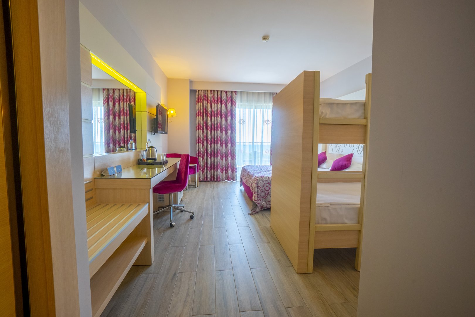 SUPERIOR ROOM BUNKBED LAND VIEW