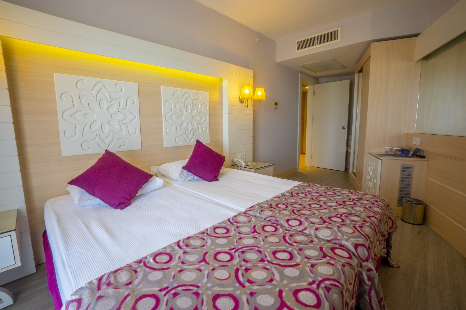 FAMILY ROOM 2 BEDROOMS SEA VIEW