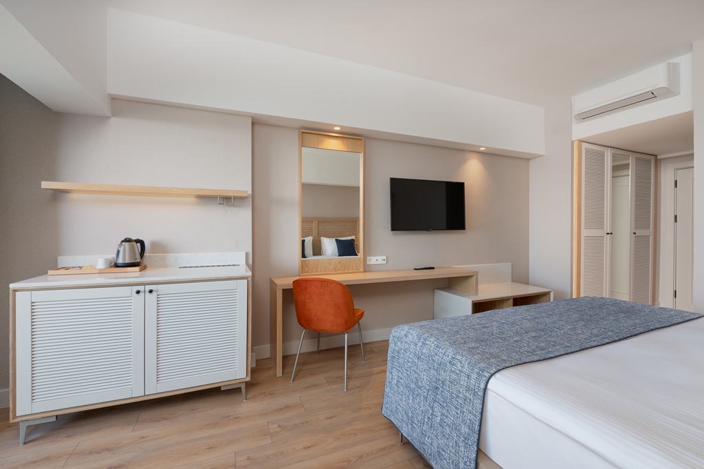 STANDARD ROOM LAND VIEW