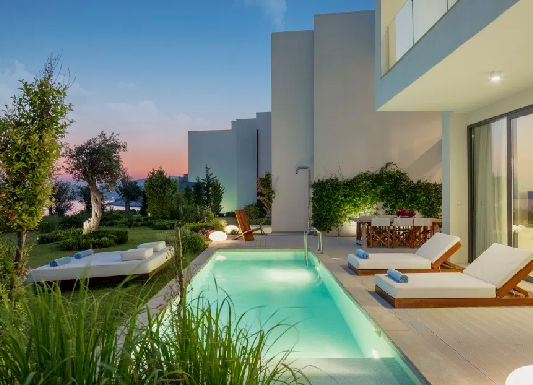 King One Bedroom Suite with Private Pool