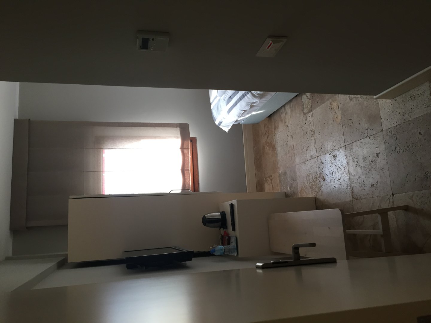 DENİZ MANZARLI TEK KİŞİLİK ODA