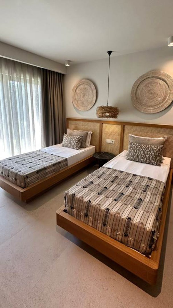 BUNGALOW FAMILY ROOM 