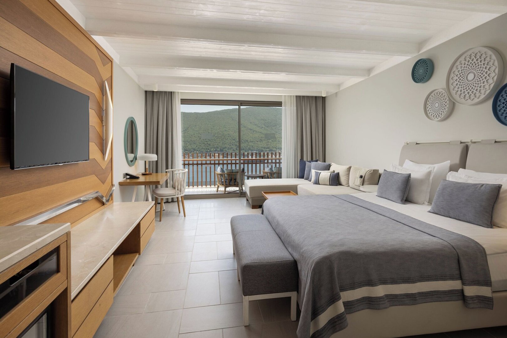 SUPERIOR ROOM SEA VIEW BALCONY OR TERRACE