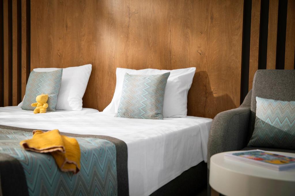 STANDARD MAINBUILDING WITHOUT BALCONY / Garden View