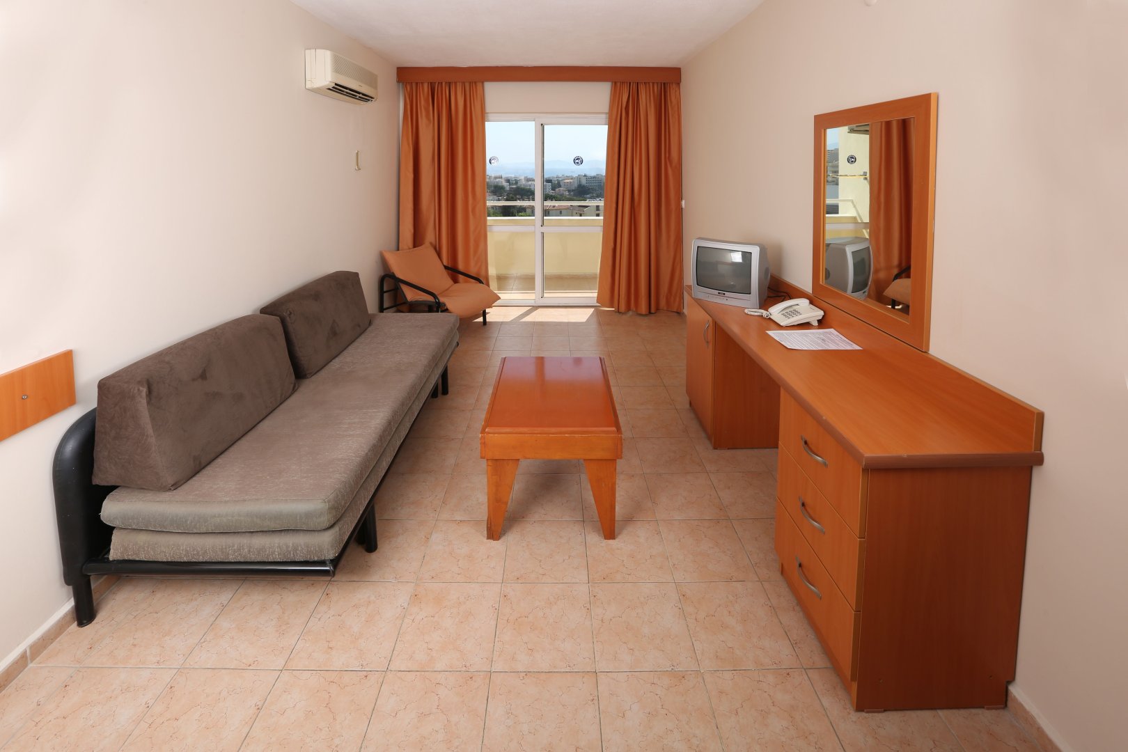 SUITE STANDARD 1 BEDROOM SEAVIEW BALCONY