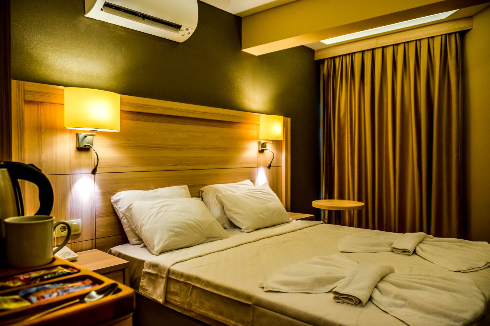 Standart Kara Manzaralı Oda