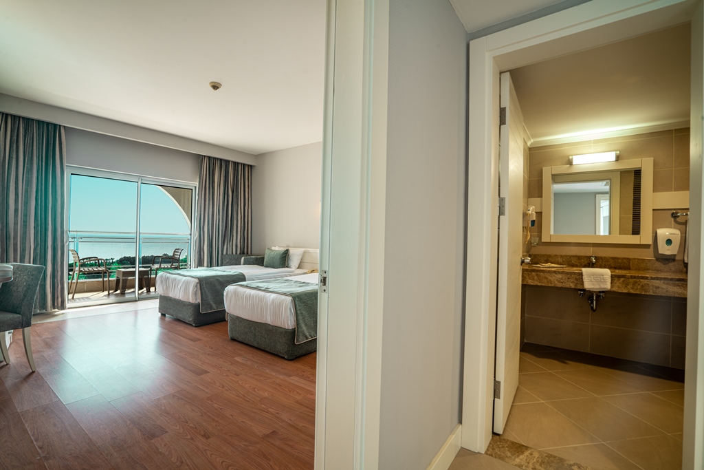 FAMILY ROOM B 2 BEDROOMS