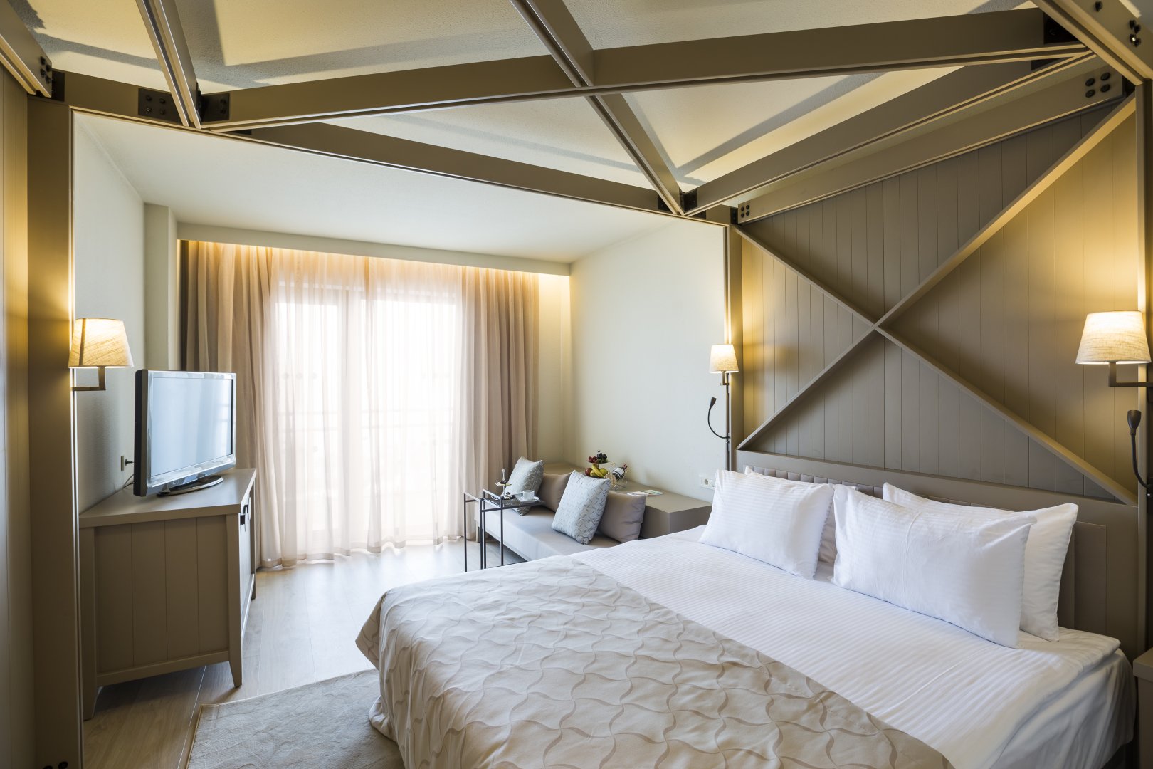 Standard Room Land View Main Building