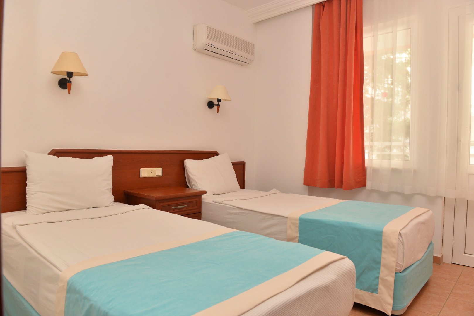 FAMILY ROOM 2 BEDROOM