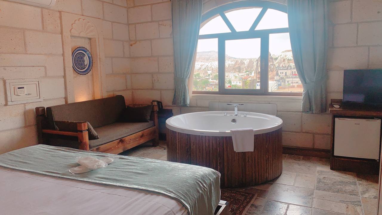 SUPERIOR JACUZZI ROOM WITH VIEW