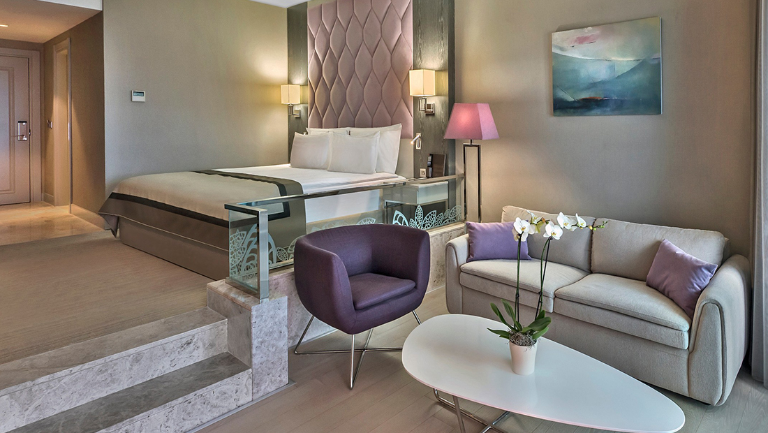 Kara Manzaralı Deluxe Oda