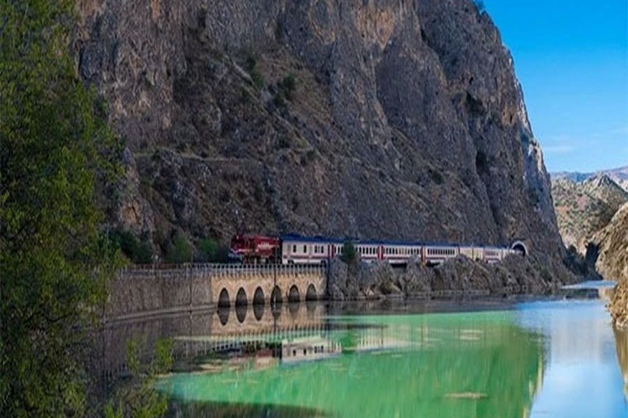 Karaelmas Ekspresi Yeniden Raylarda