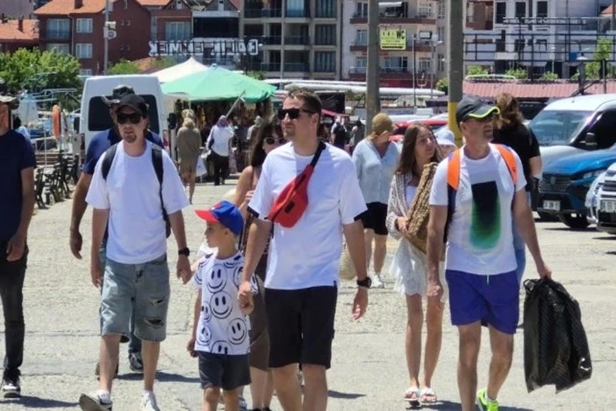 Rus turistler Amasra'ya akın etti