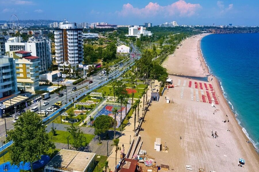 Turizmin Gözdesi Konyaaltı Sahili Yaz İçin Hazırlandı