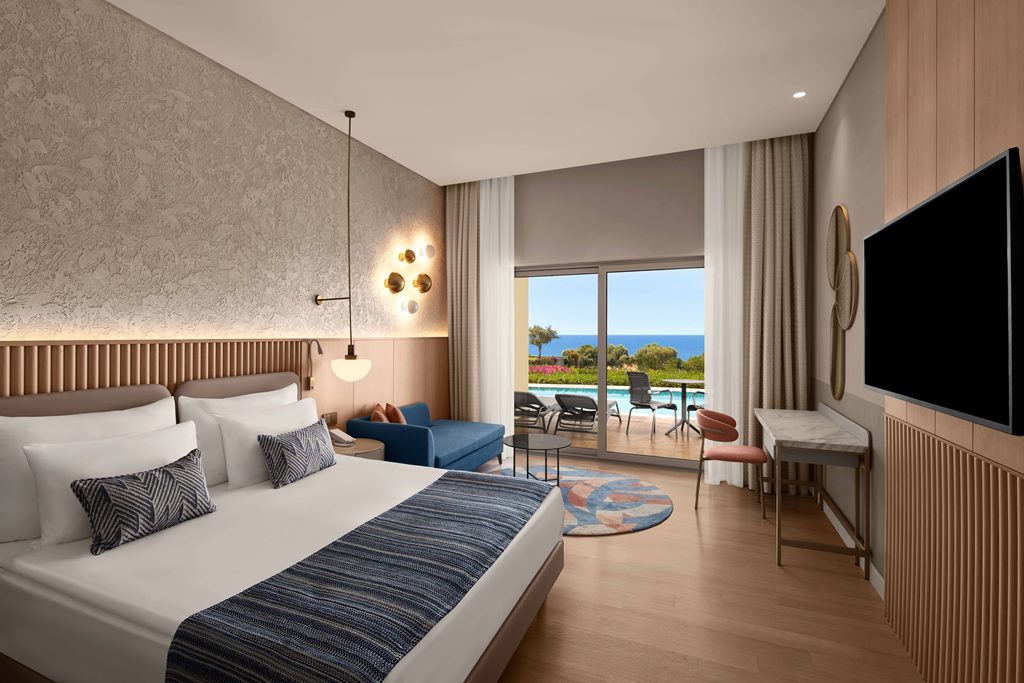 DELUXE SEA VIEW SWIM UP (ADULT AREA)