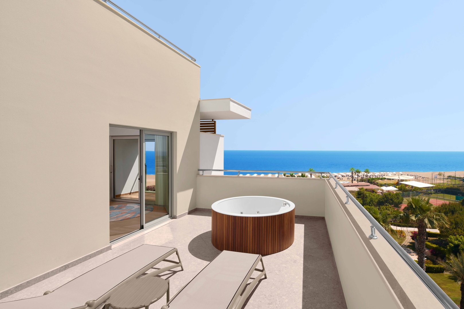 DELUXE SEA VIEW WITH JACUZZI ON TERRACE ( MIXED AREA)