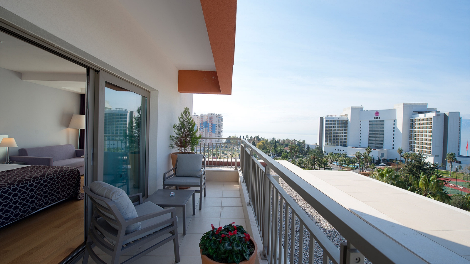 V CASUAL SUITE SEA VIEW